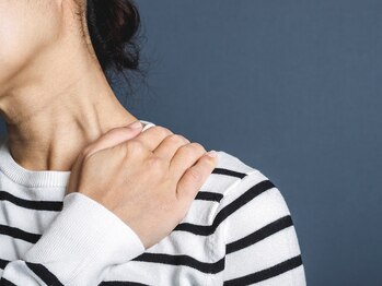 げんき堂整骨院 イトーヨーカドー三郷の写真/【首肩ガチガチの方必見☆￥9,900→￥6,600】岩みたいなコリでも豊富な知識×自慢の技術で改善!
