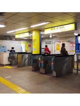 アンジェリーナ/日比谷線5番出口/改札出たら左