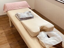 西片貝接骨院の雰囲気（整体リラクゼーション専用半個室でゆったり受けていただけます）