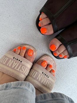 ユニ ビューティー アンド ネイルサロン(uni.Beauty&Nail salon)の写真/裸足に自信が持てる足元へ☆リラックスしながら施術を受けられる快適空間で美しい足を叶えます♪
