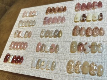 ビーユアセルフ(Be yourself)の写真/≪豊富なサンプルから選べる定額ネイル≫最旬ネイルをお得に♪トレンドを抑えたデザイン多数！初回オフ無料
