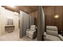 アース ネイルアンドアイラッシュ 小松店(Hair&Make EARTH Nail&Eyelash)の雰囲気（ヘアサロン併設ビューティサロンでごゆっくりお過ごしください）