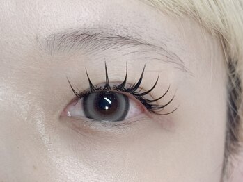 U.mi【まつげパーマ/パリジェンヌ/フラットラッシュ/アンドヘルシー/パリエク/LED】の写真/【池袋5分】韓国風束感×パリジェンヌで叶う大人可愛い瞳♪自まつげを活かした自然で上品な仕上がりへ