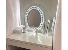 ラシュシュ(La Chou Chou)の雰囲気（メイクブースにはリファのアイロンを揃えております。）