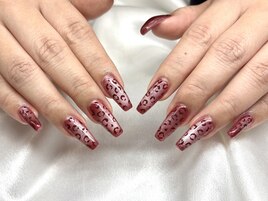 マグネット×ヒョウ柄ネイル