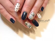 ネイルズ ララ(nails Lala)/お花とドット柄ネイル