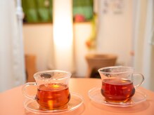 夢みるよもぎ蒸し オータムヒルズ/温まった後はハーブティ