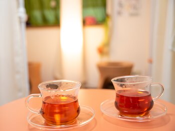 夢みるよもぎ蒸し オータムヒルズ/温まった後はハーブティ