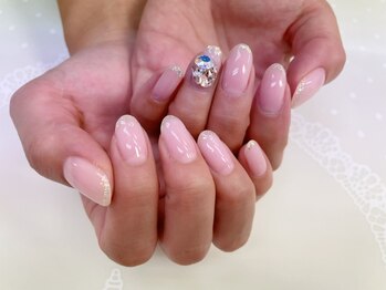 上品キラキラネイル