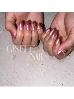 ジゼルネイル(Gisele Nail)/ピンクパール×ゴールドパーツ