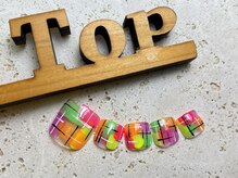 サロン ザ トップ(Salon the Top)/ネオンチェック