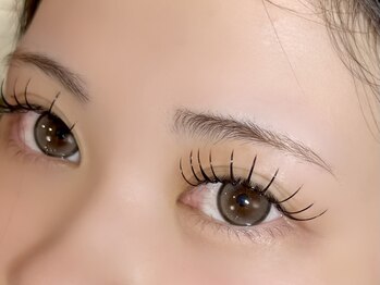 チュニ バイ チッチ 小倉店(chuni by chicchi)の写真/束感たっぷりのエクパーマで叶う♪
ふんわり甘くてしっかり盛れる韓国風モテ可愛まつげ◎