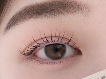 シャイン(Shine)の写真/【ご新規様限定】ダメージを抑えた次世代まつげパーマで理想の目元へ☆ナチュラルから韓国風まで似合わせ◎