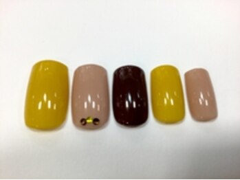 ワンカラージェルネイルショップ イオン新潟東店/イエロー ベージュ ブラウン
