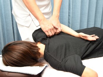 整体院 ケンケンの写真/体の歪み・骨盤の歪みを整え、美姿勢・スタイルUPへ！産後ママさんにもおすすめ！