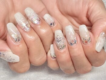 冬の雪の結晶ネイル