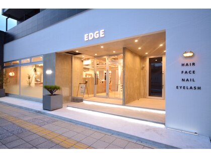 エッジ(EDGE)の写真