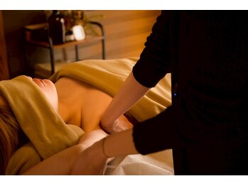 relax&aroma Trino.【トリノ】/肩コリには脇はほぐしがセット