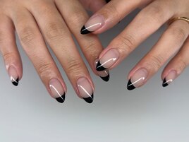 71 黒フレンチネイル