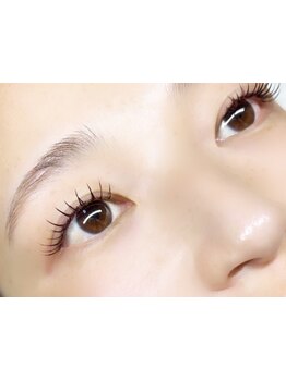 ナチュラル上品な目元にしたい