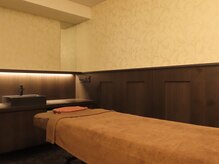 エステティック レイビス 新宿店(RAYVIS)の雰囲気(完全個室の清潔感あふれる空間で、リラックスしてケアできます♪)