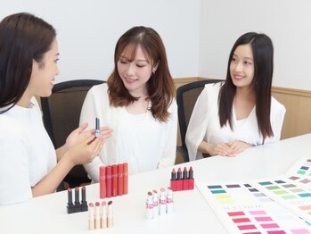 ビューティーマップ 銀座(BEAUTY MAP)の写真/【まるでエステ級！】美肌カラーで脱くすみ！透明感UPのパーソナルカラー＆口紅・コスメをご提案。