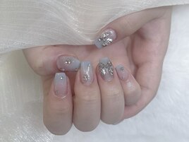 寒色のメインカラー水色ワンホン