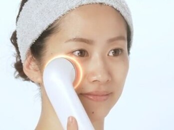 サロンドデワ 岡崎店(Salon ℃ DEWA)の写真/毛穴開きをキュッと引き締め【毛穴ケア+全顔LED★￥3980】ヒト幹細胞でたるみ毛穴も改善！毛穴レス肌に♪