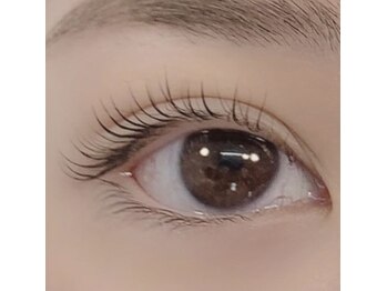 トータルビューティサロン マナブロゥト(Mana brought to you by Lull)の写真/限定価格！次世代まつげパーマ「パリジェンヌ」で瞳輝く。根元から立ち上げ、最大限に長く魅せる！