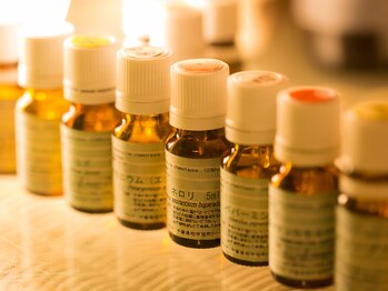 スクール併設アロマテラピーサロン ラシエスタ/50種類から精油ブレンド