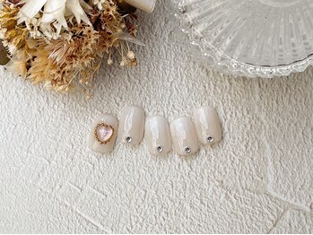 ホワイトグラデーションネイル