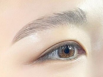 ラッシュガーデン(Lash Garden)の写真/《WAX2種類使用》自眉を生かした抜け感のある眉へ♪お客様の魅力を最大限に引き出します☆メンズも可◎