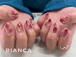 ボルドーニュアンスで大人っぽく