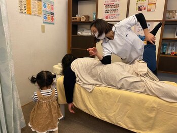 子育てママの整体サロン/見守りの様子