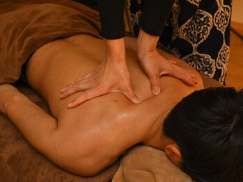 ブリスマッサージ(Bliss Massage)の写真/オイルリンパマッサージが初めての方にもおすすめ★立ち仕事、力仕事で凝り固まった身体に極上の癒しを！