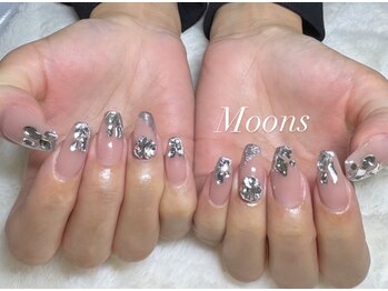 ムーンズ(Moon's)/