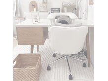 サン(sun)の雰囲気(白を基調とした清潔感あるサロンになっております。)