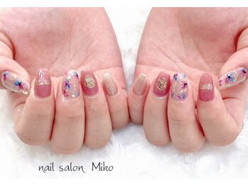 ミコ(Miko)の写真/【定額デザインが豊富！！】毎月変わるデザインがおすすめ♪カラー変更◎パラジェル変更◎パーツ追加¥55～