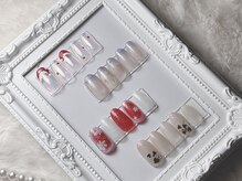 ふかふかのリクライニングチェア完備　季節イベントアートも多数