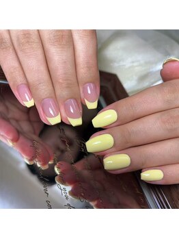 イエローフレンチネイル