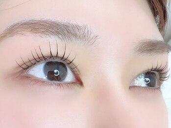 ネイルサロン ファンリッシュ(FANLISH)の写真/トリートメント付きで圧倒的なキープ力◎持ちが悪い、まつ毛のダメージが気になる方におすすめです♪