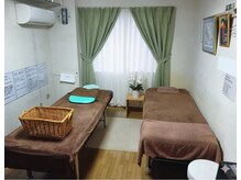 ゆったり落ち着いた空間で、全身癒していきます。