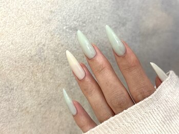 ルチェーレ(Lucere)の写真/初めての方も大歓迎！シンプルで艶のあるナチュラル美肌ネイルで日常を彩りませんか？