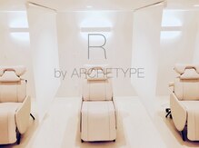 アール バイ アルケティップ(R by ARCHETYPE)