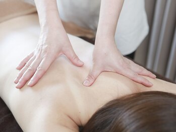 パライバベリー(Paraiba Berry)/上半身トリートメントの様子です