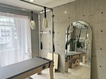 pilates studio THOM 大阪なんば店【ピラティススタジオ　トム】の雰囲気（《女性専用》広々プライベート空間◇自分と向き合う贅沢時間を＊）