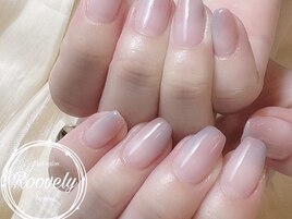 淡いニュアンスネイル