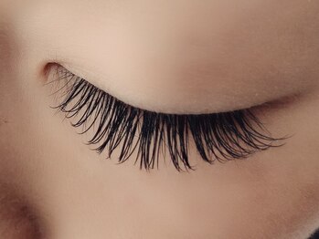 シャルム(Charme)の写真/まつげが短い、少ない…とお悩みの方も、専門知識と経験豊富なスタッフにお任せください♪お子さま同伴可◎