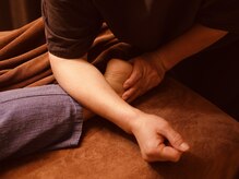 セラヒーリング(Therahealing)の雰囲気(全ての足コースはしっかりとほぐした後オイルで流していきます!)