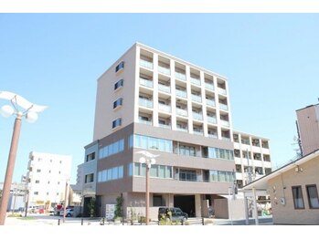 スラン(Slan)/こちらの建物7階です★